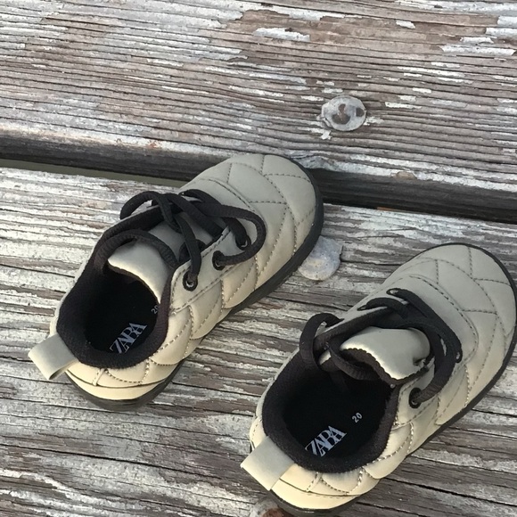 Zara Quilted Kids Shoes in Cream and Black Size 20 - Picture 2 of 4